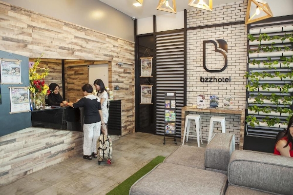 Bzz Hotel